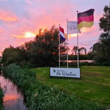 Domek alpejski 579 Op Recreatiepark De Wielen Sint Maarten