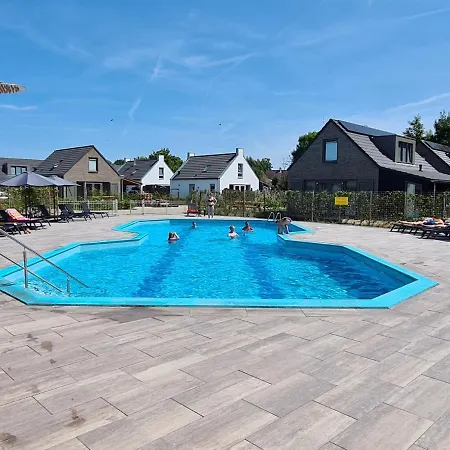 579 Op Recreatiepark De Wielen 샬레