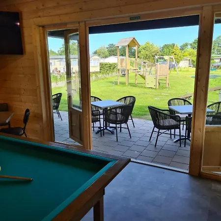 579 Op Recreatiepark De Wielen Chalet