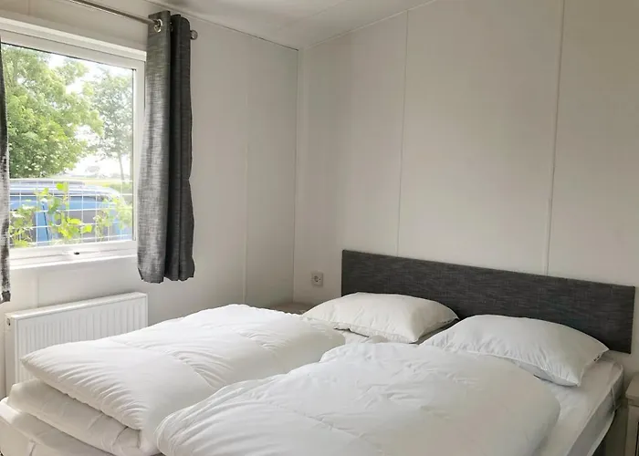 579 Op Recreatiepark De Wielen シャレー シント・マールテン